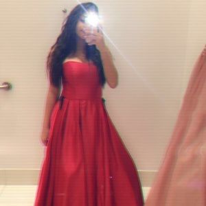 Meet your Posher, Layla